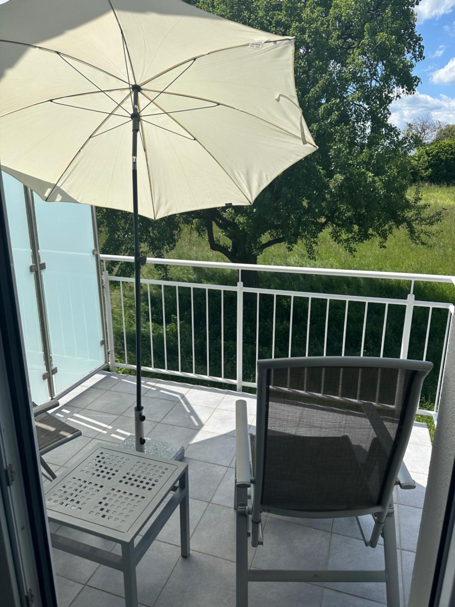 2-Zimmer-Ferienwohnung Mit Hotelservice Und 2 Balkons - Golf, Bike Und Wellness Im Markgraeflerland Bad Bellingen Exterior photo